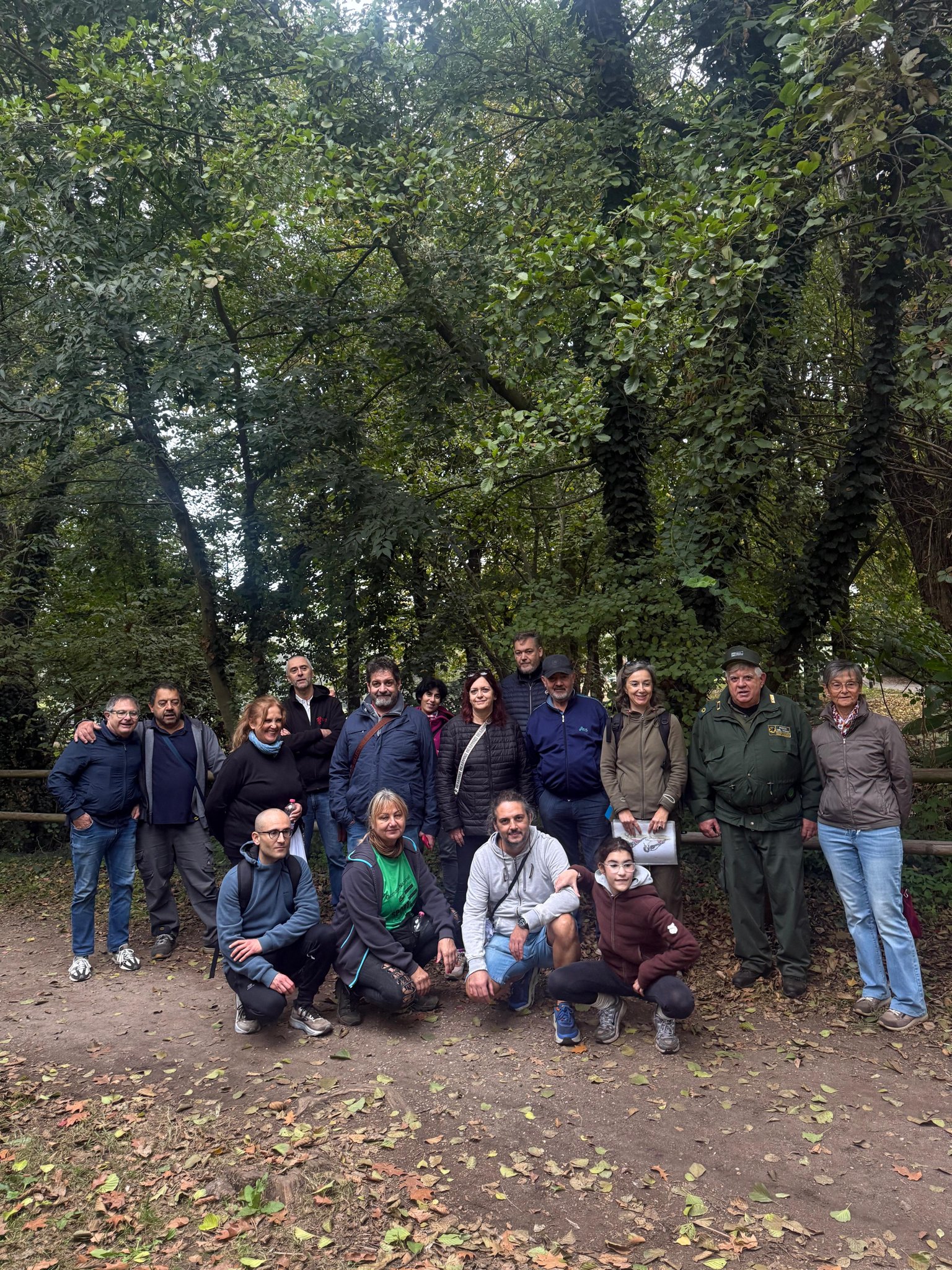 Foto di gruppo dei partecipanti alla camminata sulla biodiversità nel Parco della Vernavola