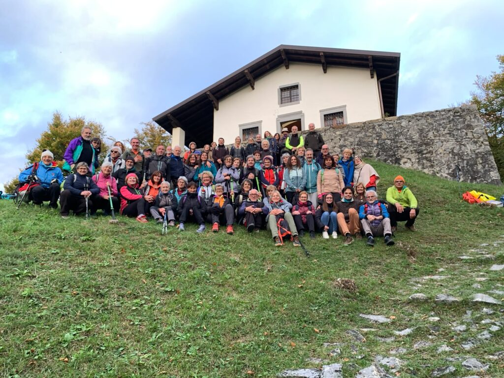 Foto di gruppo dei partecipanti a «Sulle orme dei sandali»